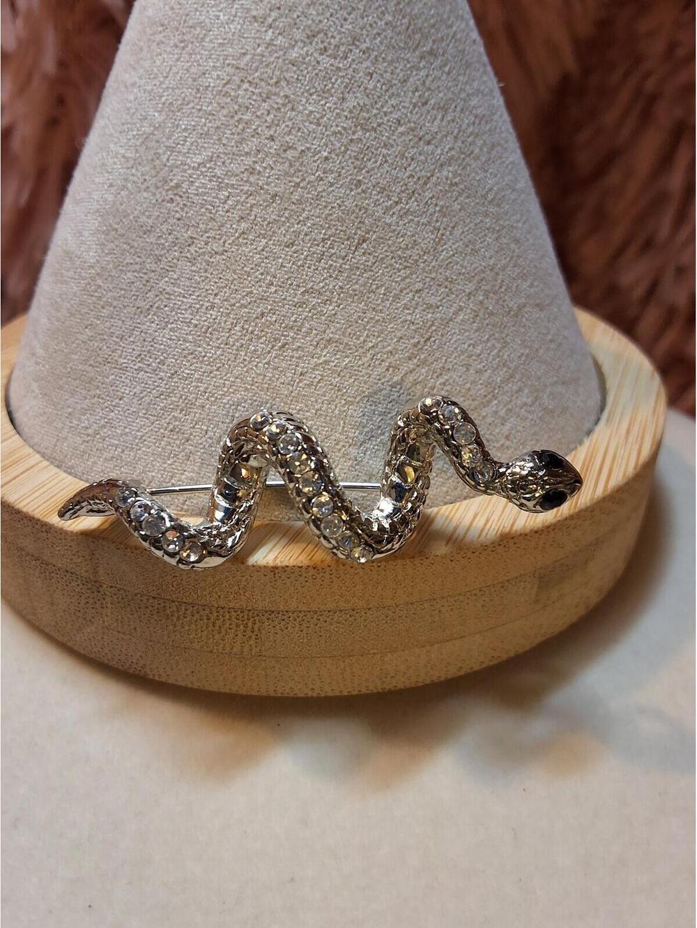 SNAKE WRAPPING BROOCH